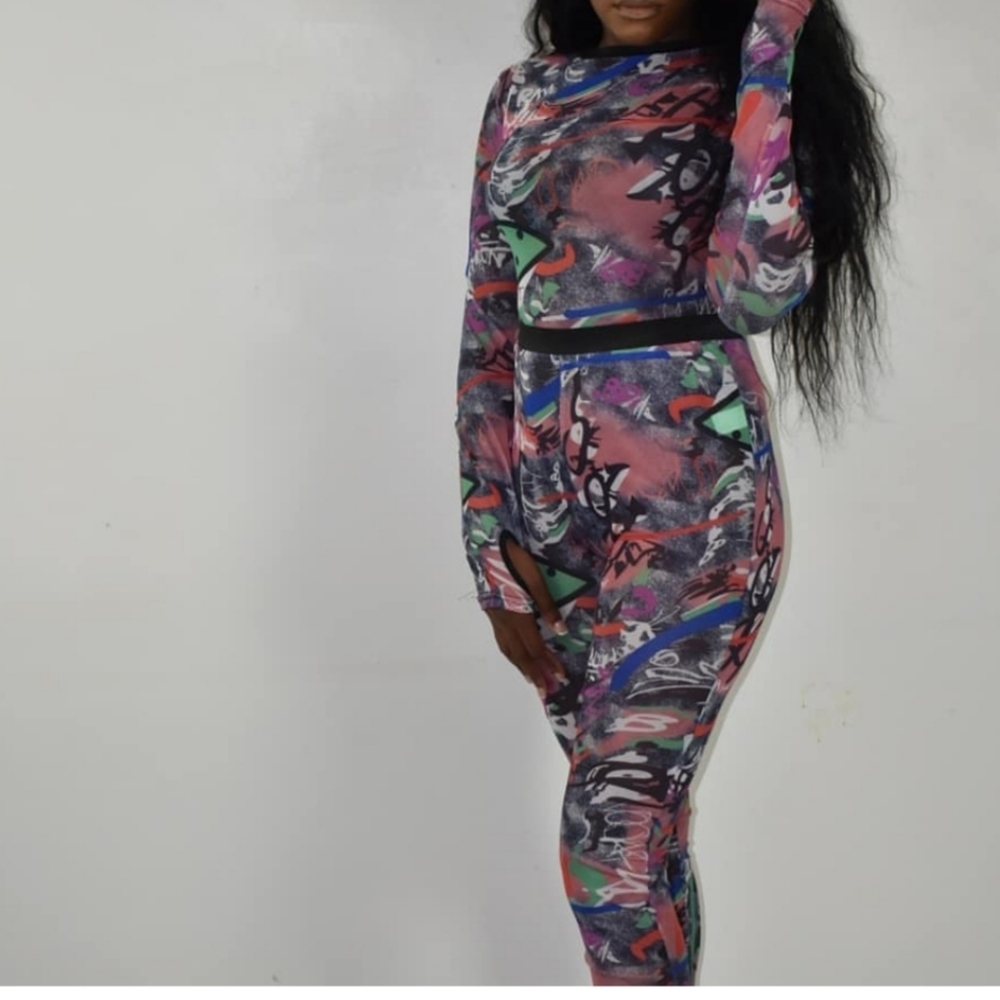 Two piece graffiti set